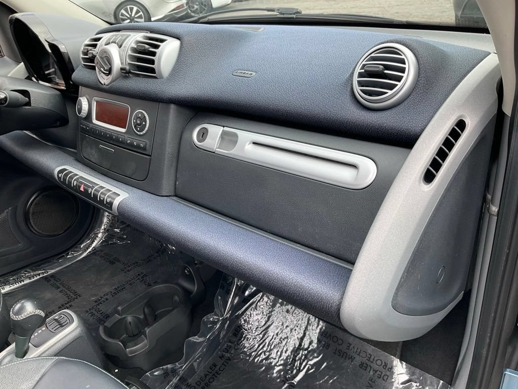 Used 2013 smart fortwo passion RWD image 37