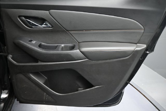 Used 2021 Chevrolet Traverse LT FWD image 23