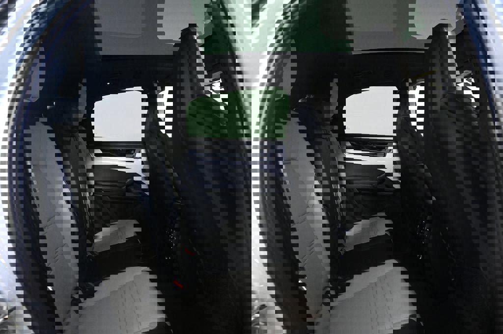 Certified 2025 Porsche Cayenne S image 19