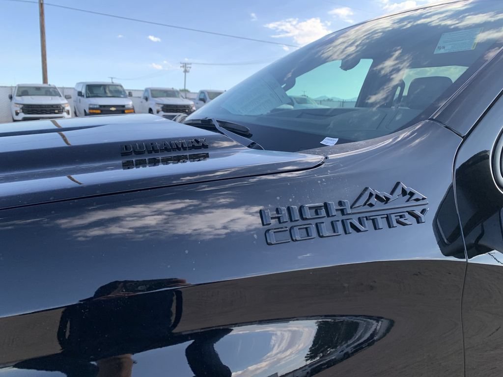 Certified 2025 Chevrolet Silverado 1500 High Country w/ Midnight Edition AWD/4WD image 31