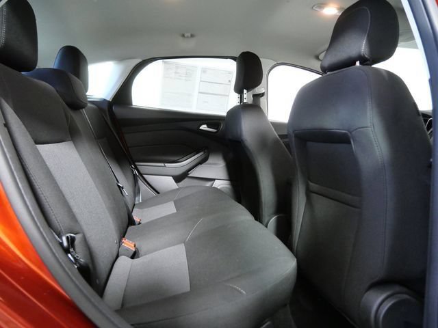 Certified 2018 Ford Focus SE w/ Cold Weather Package FWD image 12