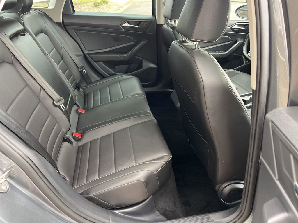 Used 2024 Volkswagen Jetta SE w/ Panoramic Sunroof Package image 14