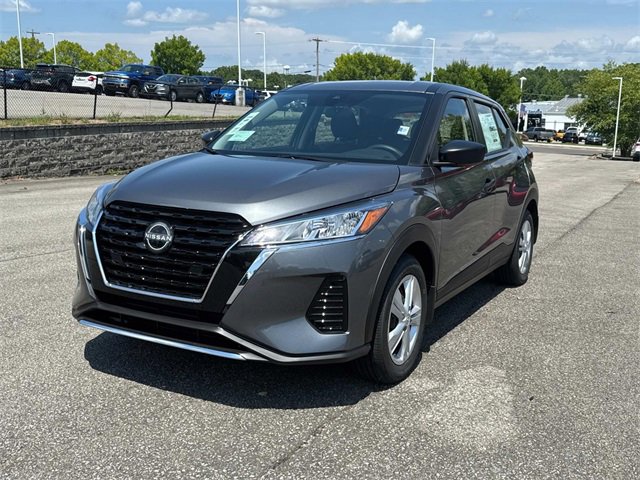 New 2025 Nissan Kicks Play S image 8