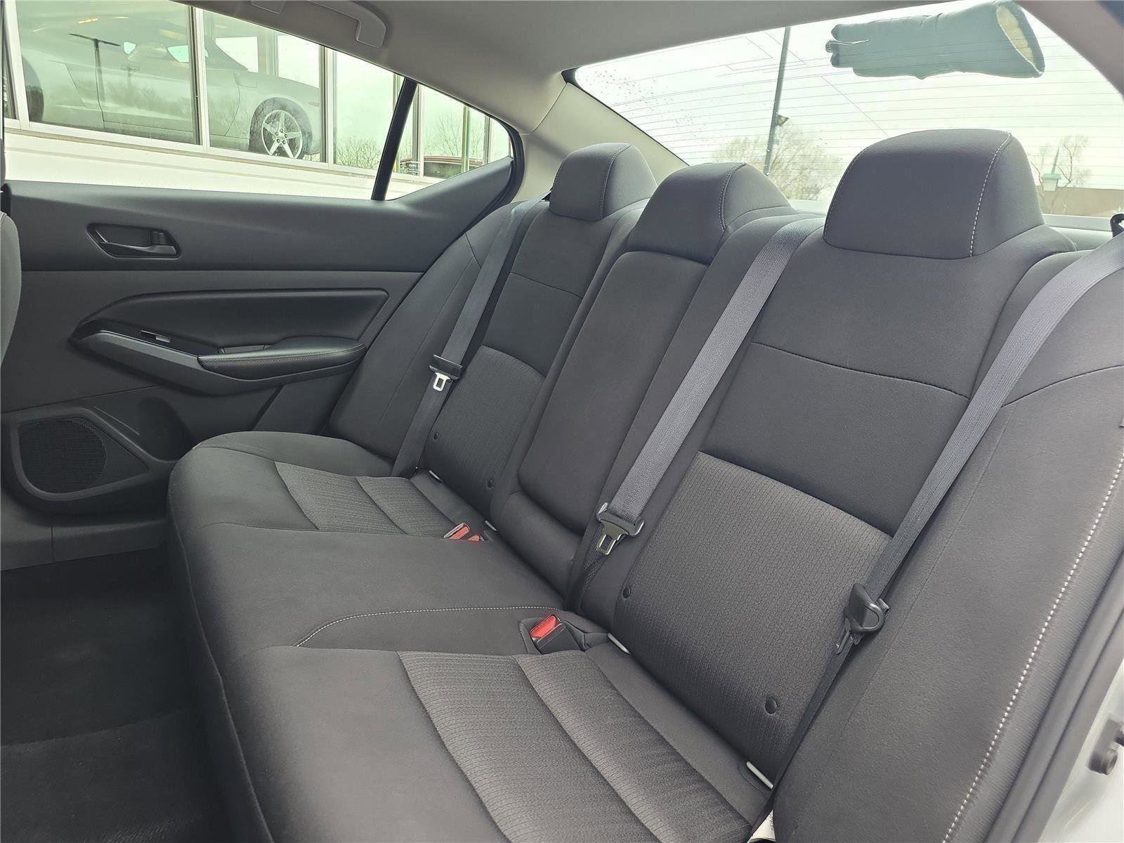 Used 2023 Nissan Altima 2.5 SV FWD image 32