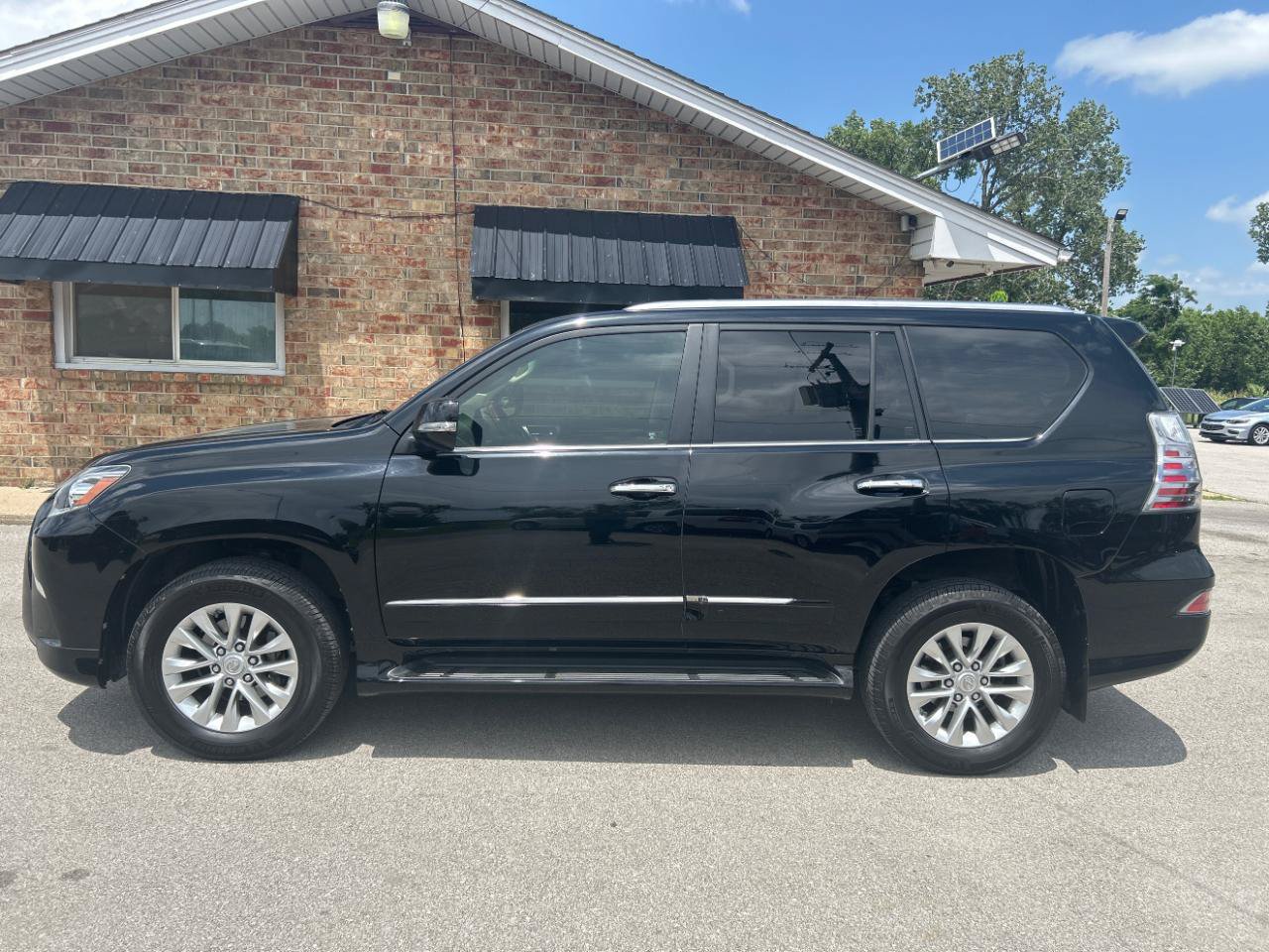 Used 2014 Lexus GX 460 w/ Premium Package AWD/4WD image 10