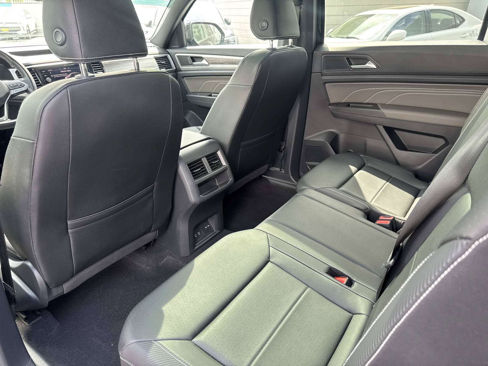 Certified 2023 Volkswagen Atlas Cross Sport SE w/ Panoramic Sunroof Package AWD/4WD image 10