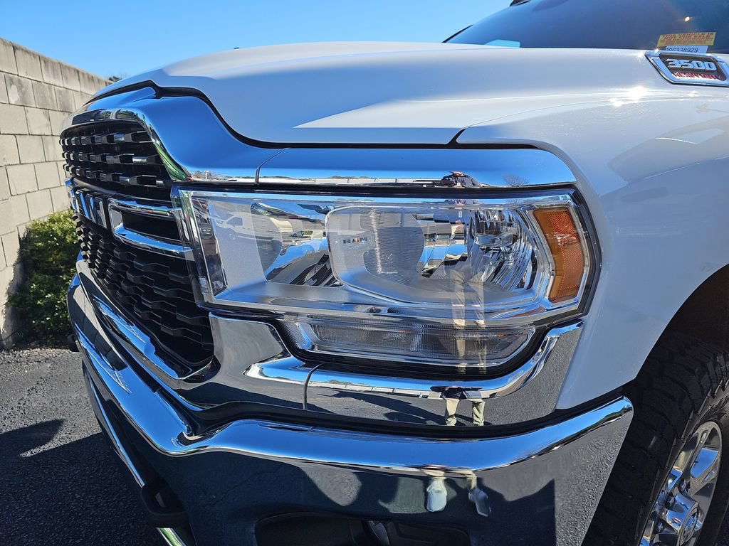 Used 2024 RAM 3500 Big Horn AWD/4WD image 34