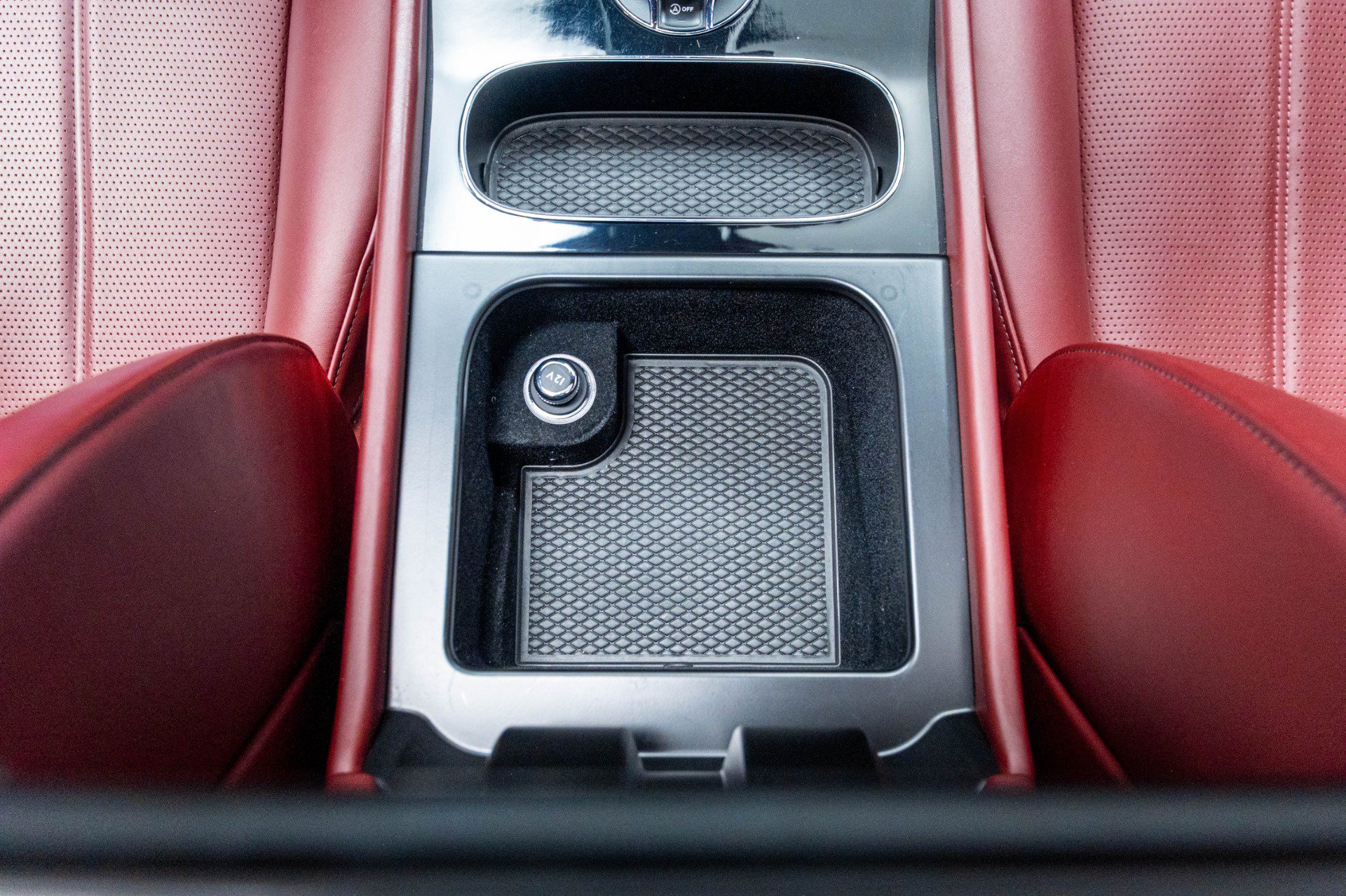Used 2020 Bentley Bentayga AWD/4WD image 41