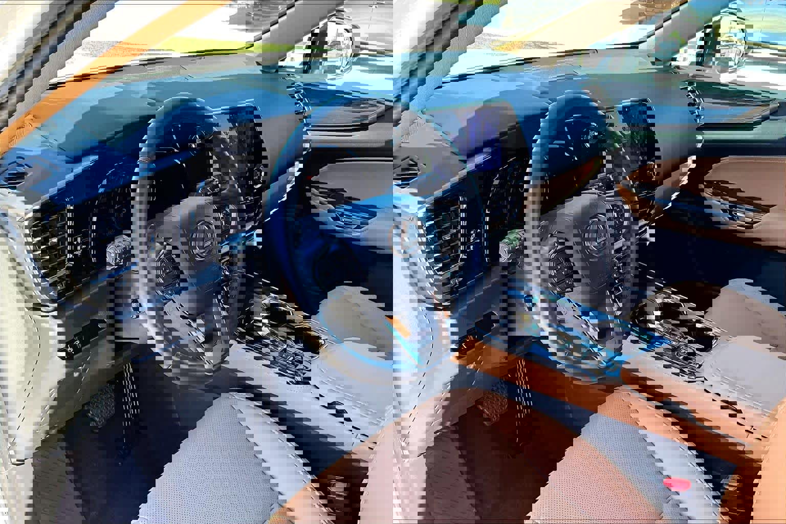 Used 2025 Lexus NX 250 FWD w/ Accessory Package (Z1) image 18