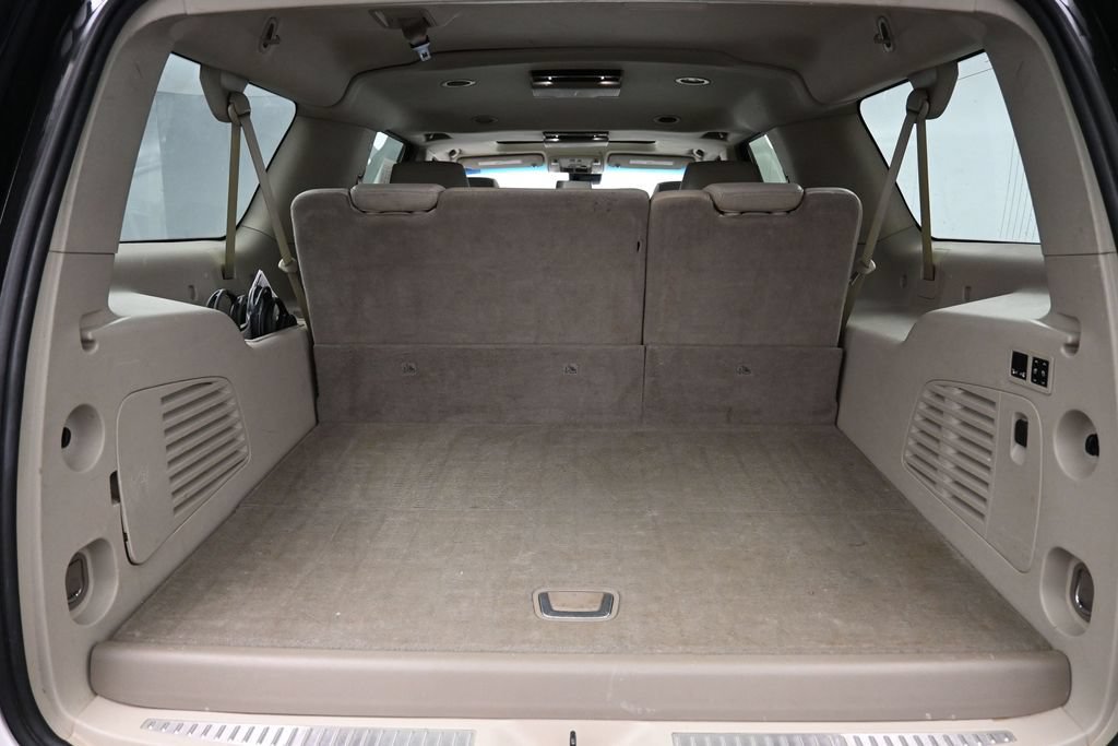 Used 2018 Cadillac Escalade ESV Premium Luxury AWD/4WD image 27