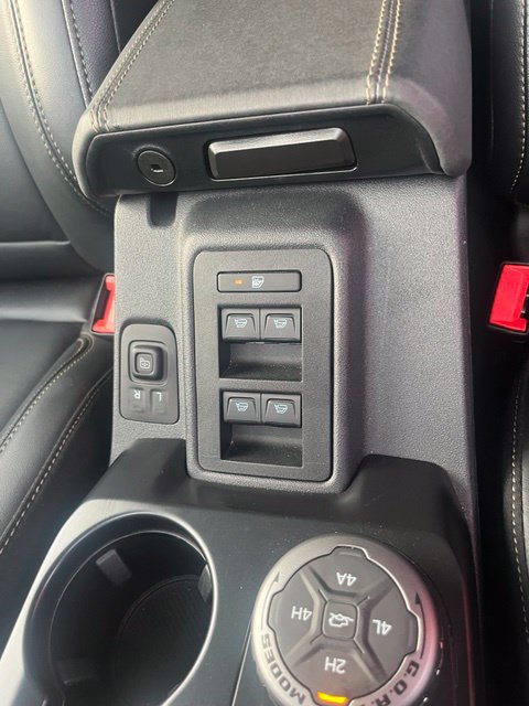 Used 2025 Ford Bronco Badlands AWD/4WD image 6