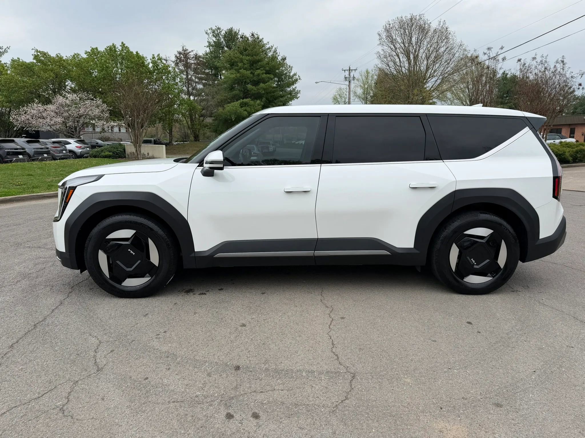 Used 2024 Kia EV9 Light image 7