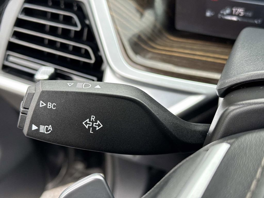 Used 2025 BMW X5 xDrive50e image 21