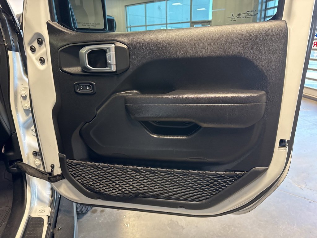 Used 2022 Jeep Wrangler Unlimited Rubicon w/ Xtreme Recon 35" Tire Package image 34