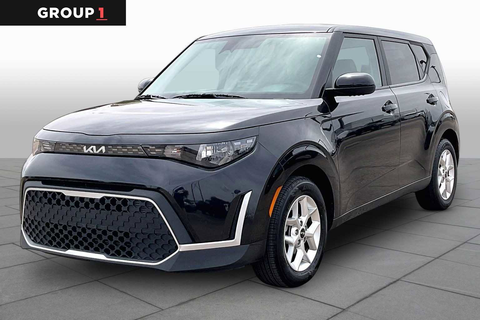 Used 2024 Kia Soul LX w/ Option Group 015 FWD image 1