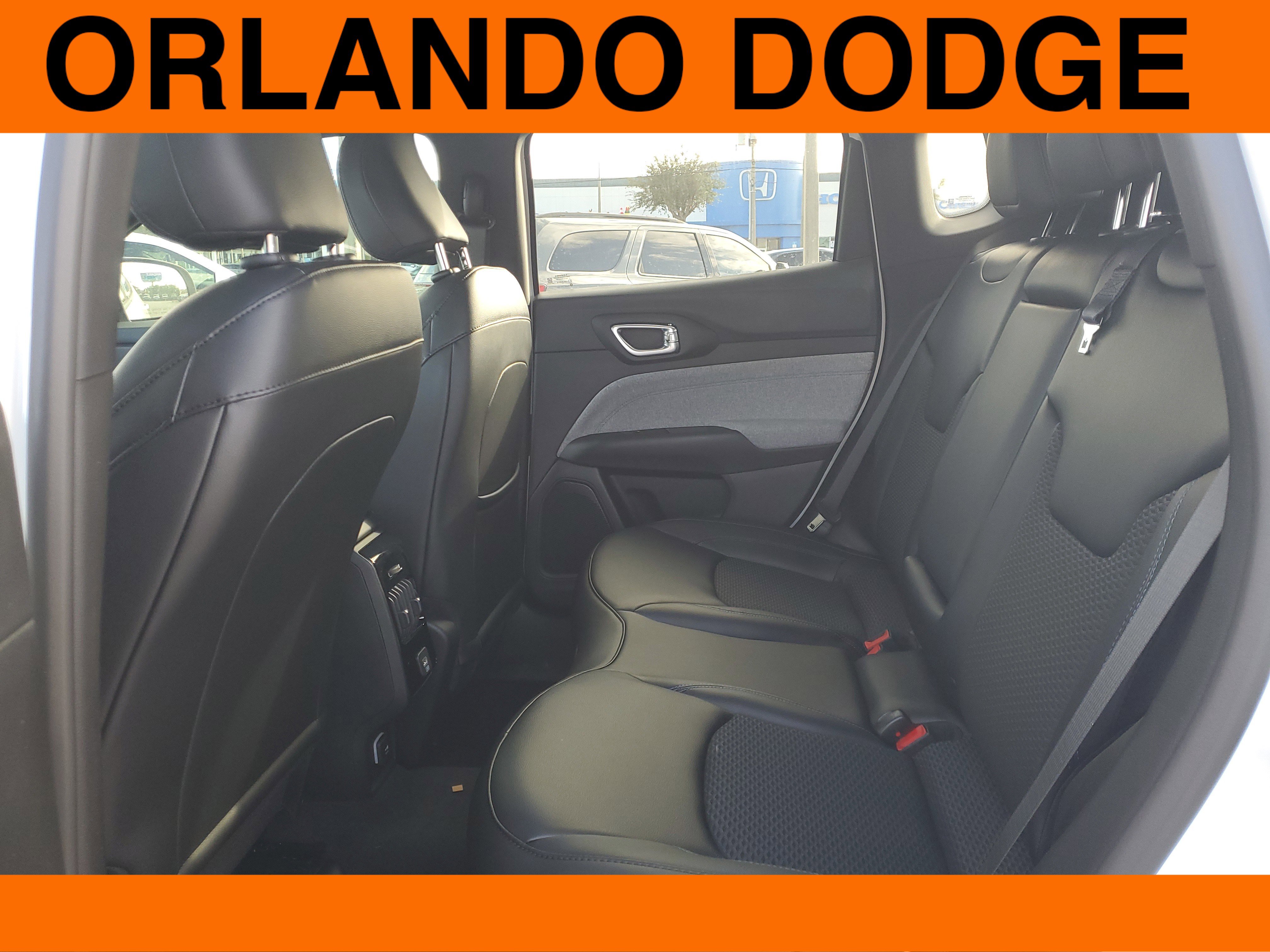 New 2026 Jeep Compass Latitude image 9