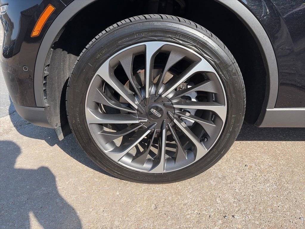 Used 2020 Lincoln Aviator Reserve w/ Equipment Group 202A image 9