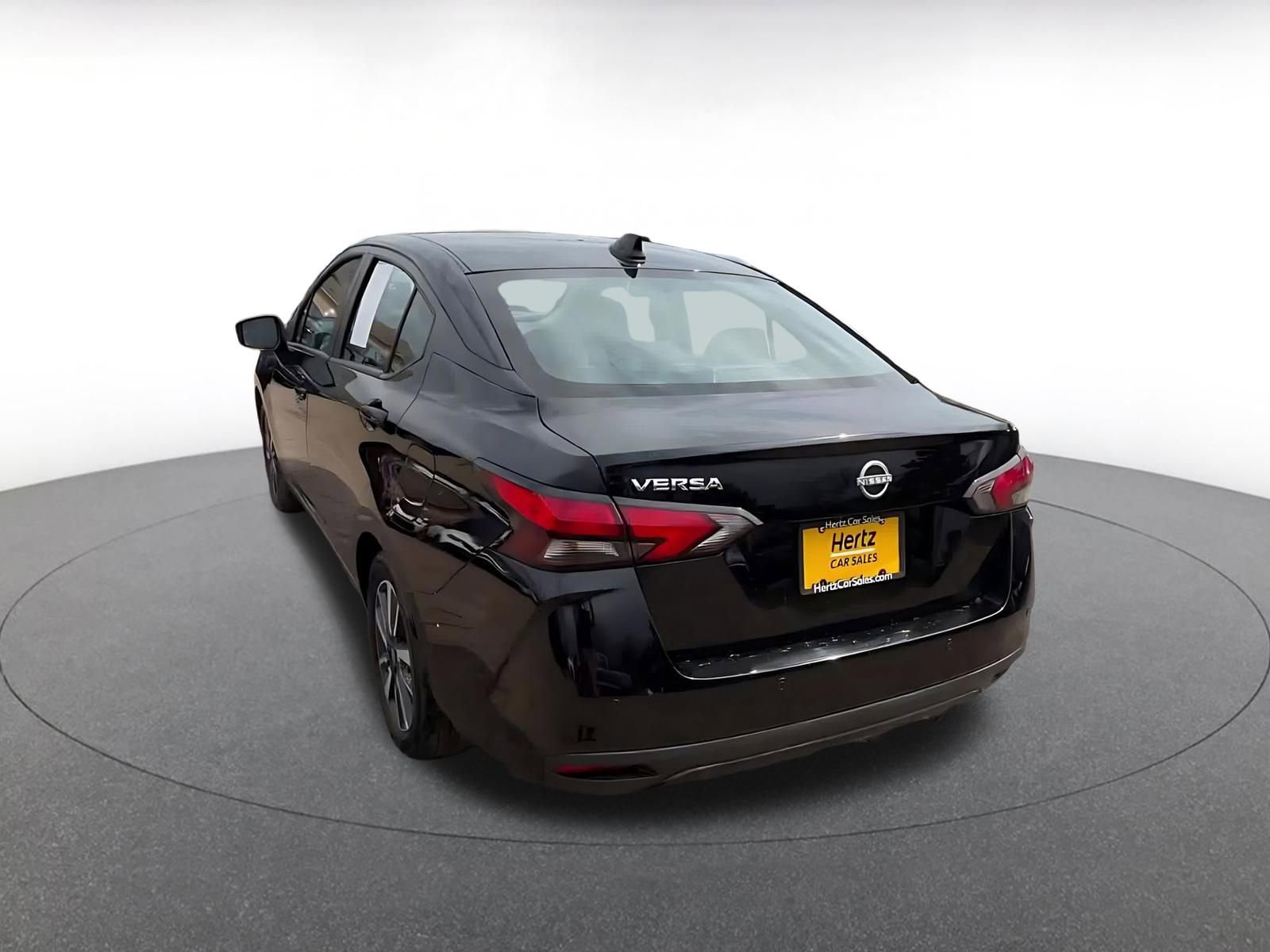 Used 2025 Nissan Versa SV FWD image 11