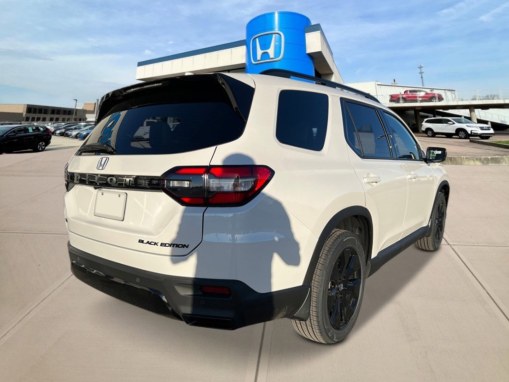 New 2026 Honda Pilot Black Edition image 5