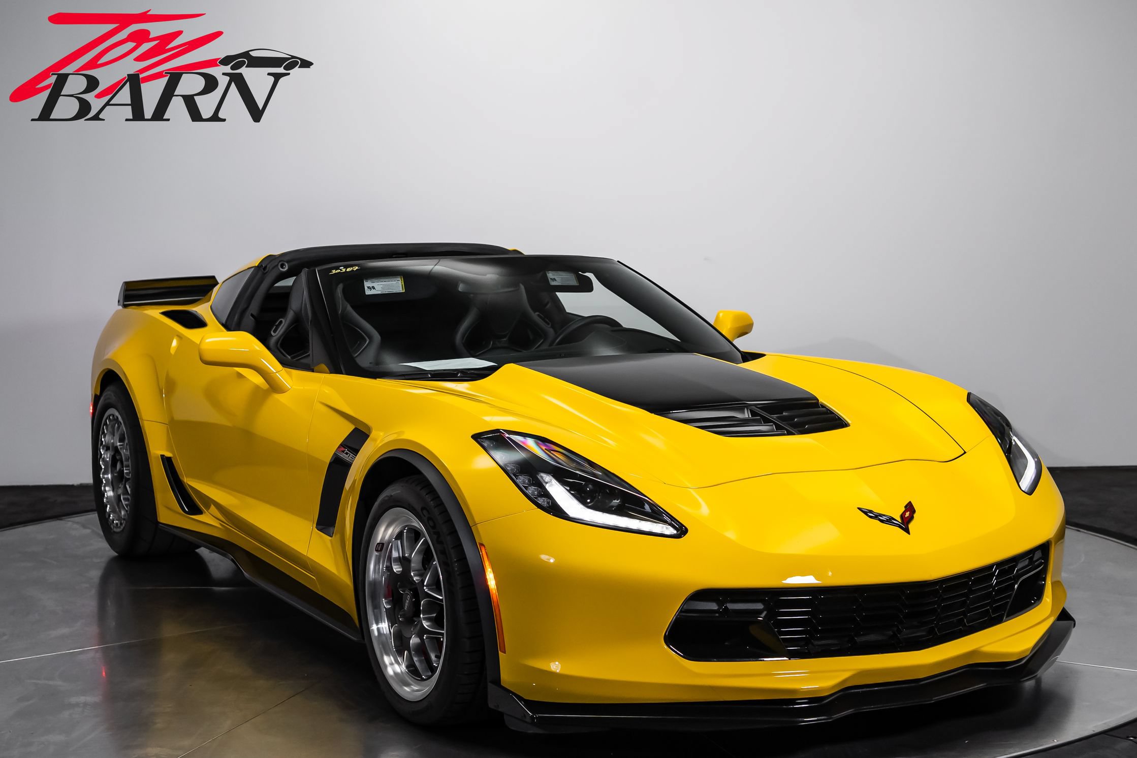 Used 2015 Chevrolet Corvette Z06 w/ 2LZ Preferred Equipment Group RWD image 7