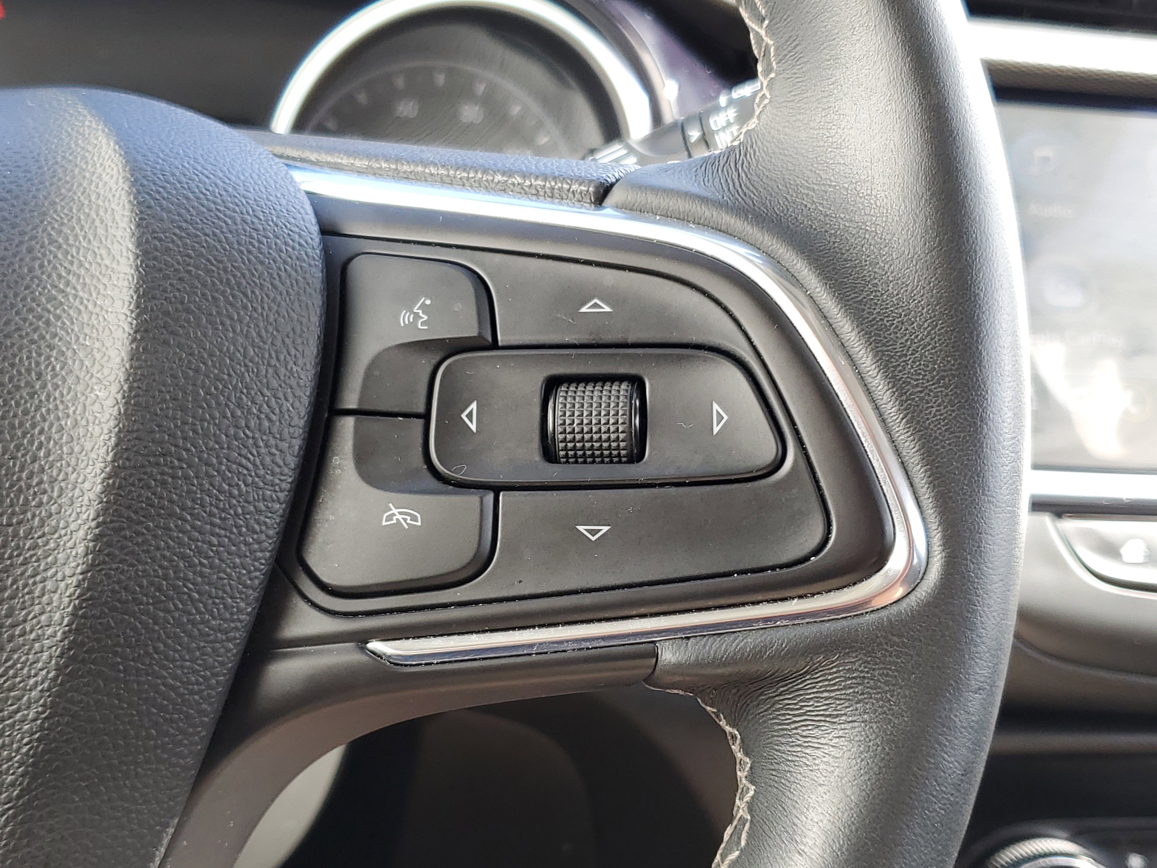 Used 2023 Buick Encore GX Select w/ Safety Package II image 23