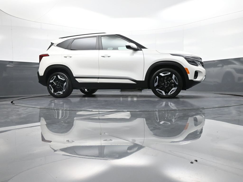 Certified 2025 Kia Seltos SX w/ SX Sunroof Package image 30
