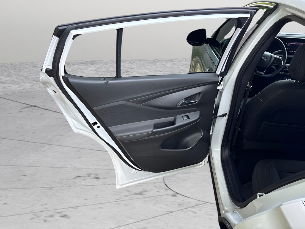 Used 2025 Buick Envista Avenir FWD image 35