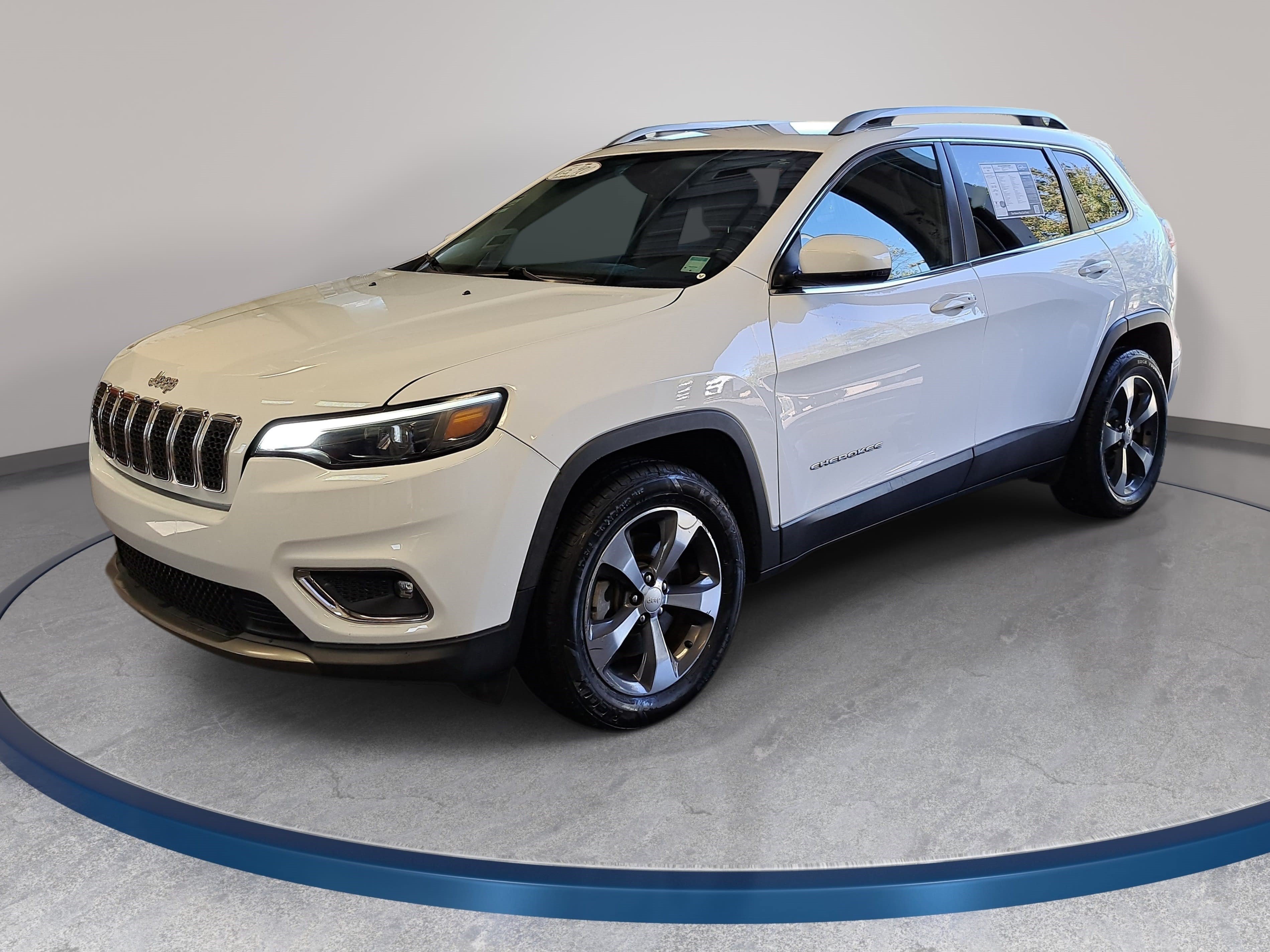 Used 2019 Jeep Cherokee Limited AWD/4WD image 1