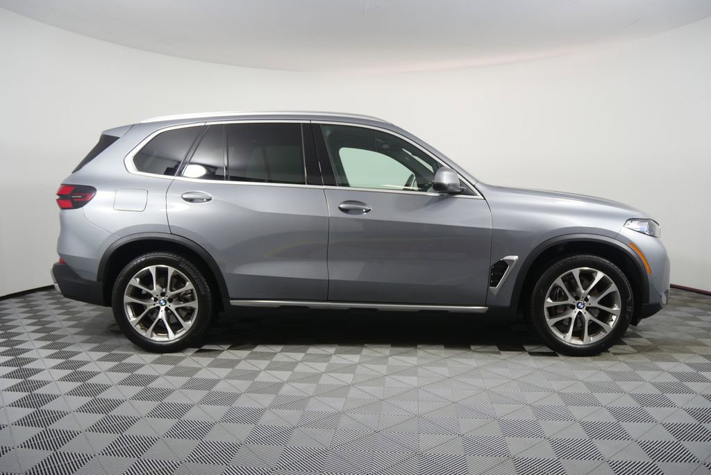 Certified 2025 BMW X5 xDrive40i image 2