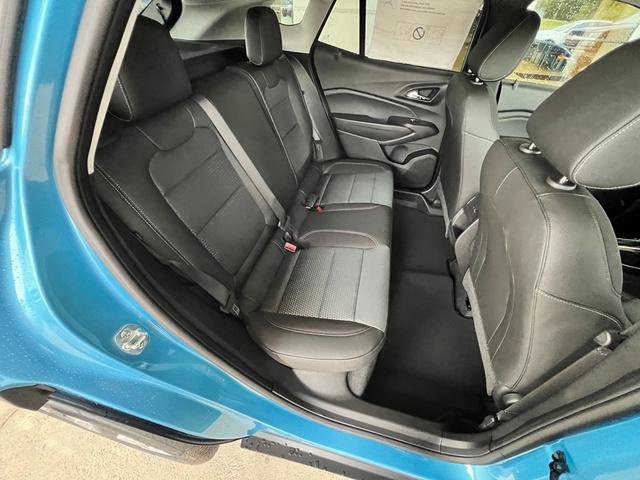 New 2025 Chevrolet Trax LT w/ Sunroof Package image 24