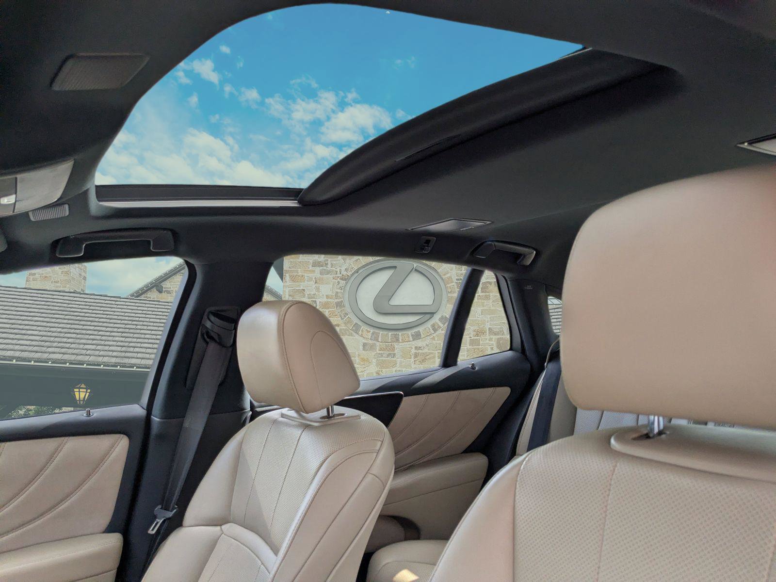 Certified 2021 Lexus LS 500 w/ Accessory Package (Z2) RWD image 8