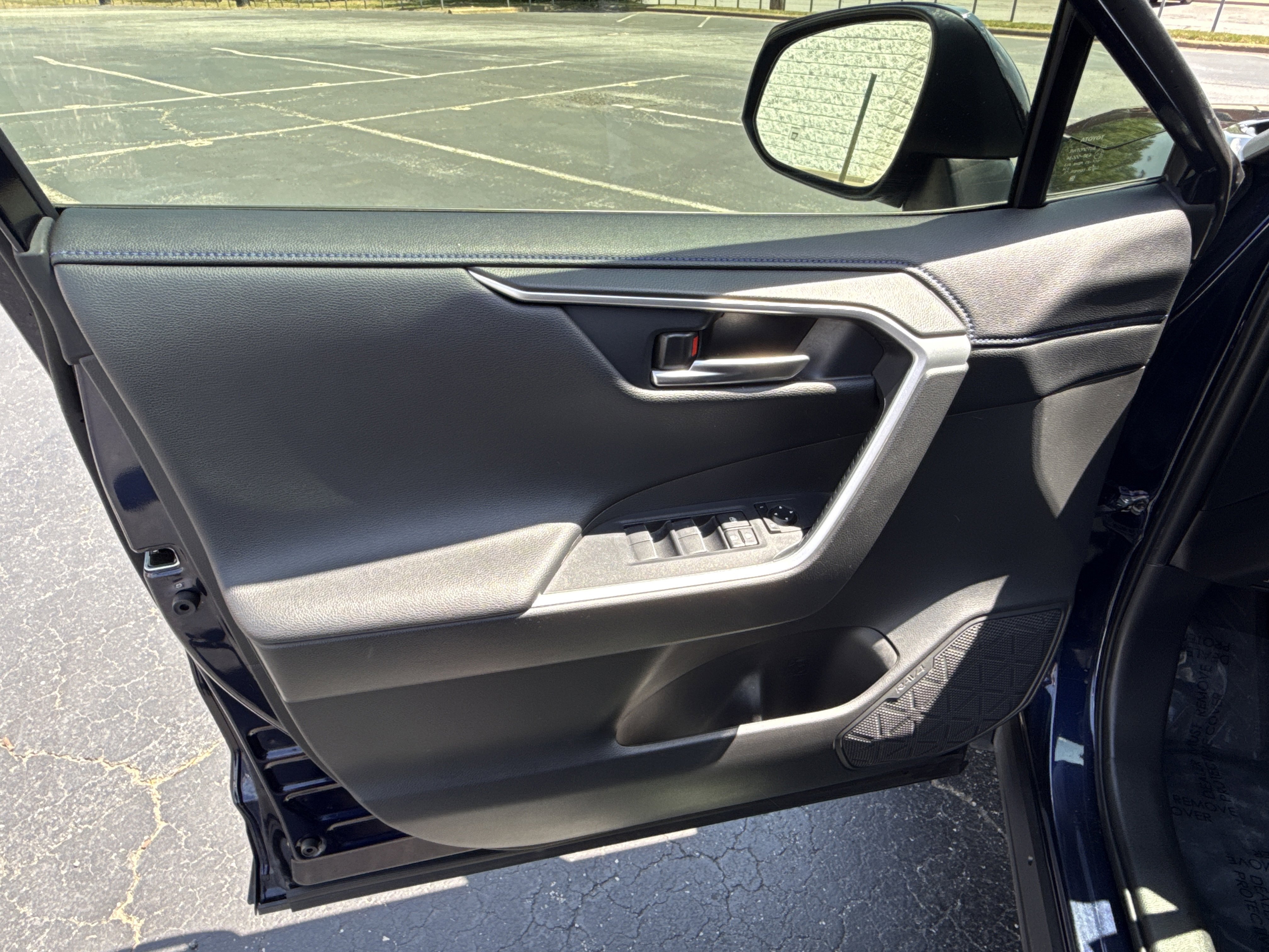 Used 2020 Toyota RAV4 XSE AWD/4WD image 14