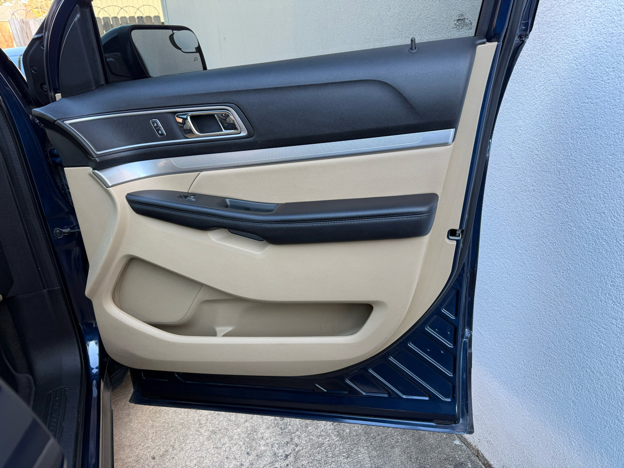 Used 2017 Ford Explorer XLT w/ Equipment Group 202A image 16