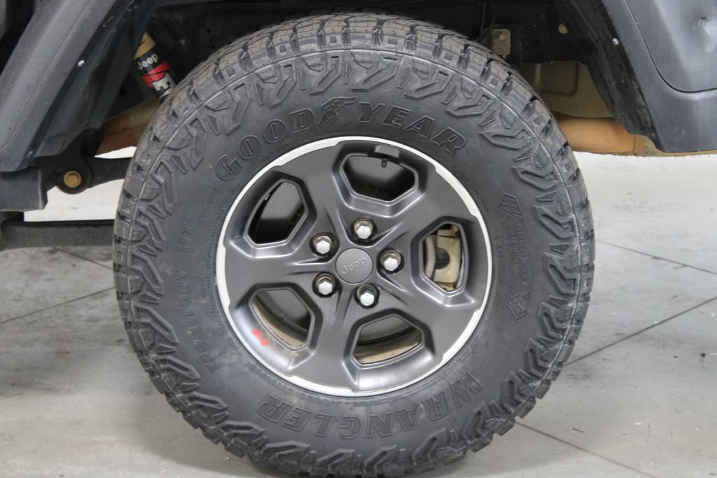 Used 2022 Jeep Gladiator Rubicon w/ Cold Weather Group AWD/4WD image 17