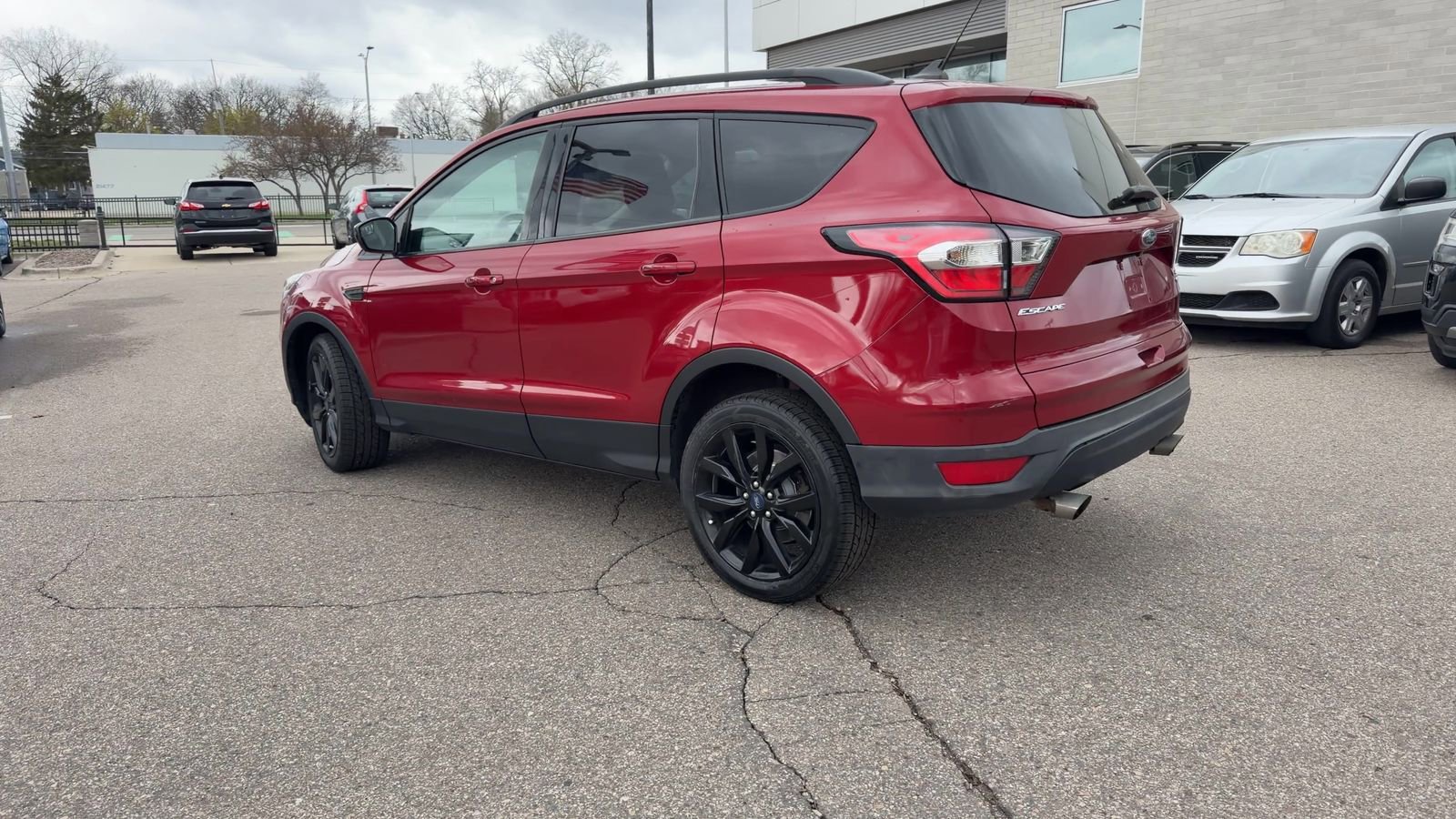 Used 2018 Ford Escape SE w/ SE Sport Appearance Package image 8