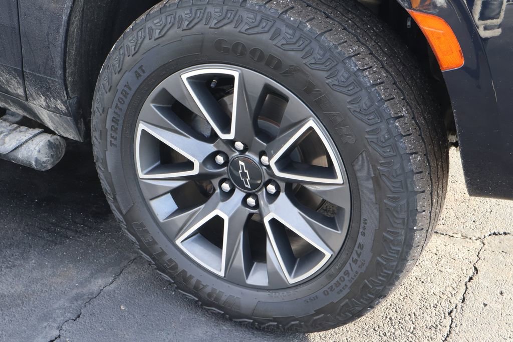 Certified 2024 Chevrolet Suburban Z71 w/ Off-Road Capability Package image 6