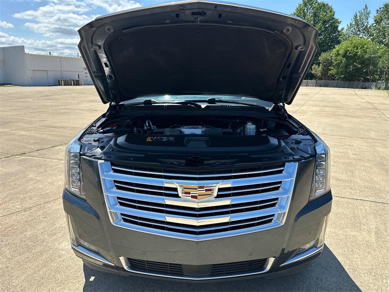 Used 2019 Cadillac Escalade ESV Platinum AWD/4WD image 11