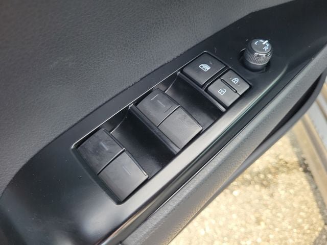 Used 2025 Toyota Camry SE FWD image 15