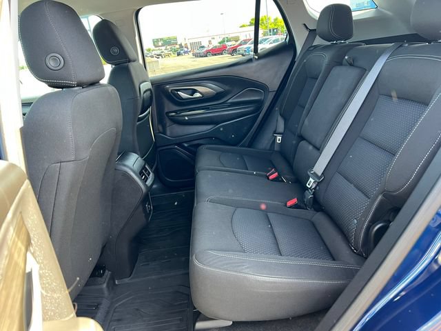 Used 2023 GMC Terrain SLE w/ Driver Convenience Package AWD/4WD image 4