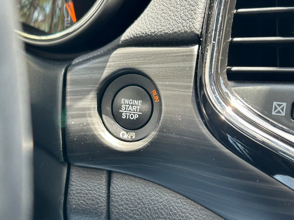 Used 2021 Jeep Grand Cherokee Laredo X RWD image 44