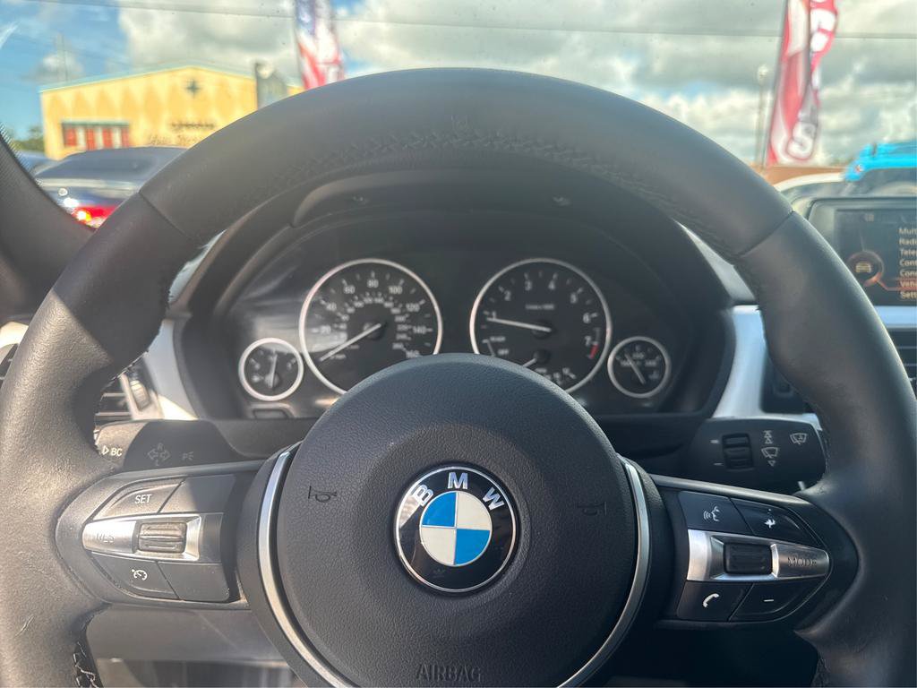 Used 2016 BMW 320i Sedan RWD image 15