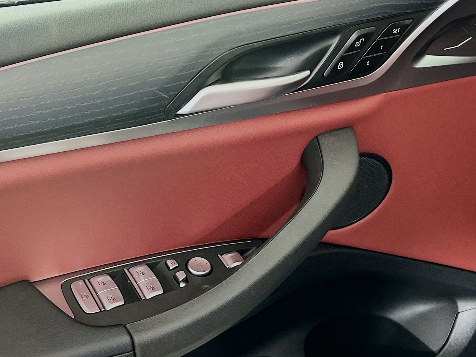 New 2025 BMW X4 xDrive30i w/ Convenience Package image 20