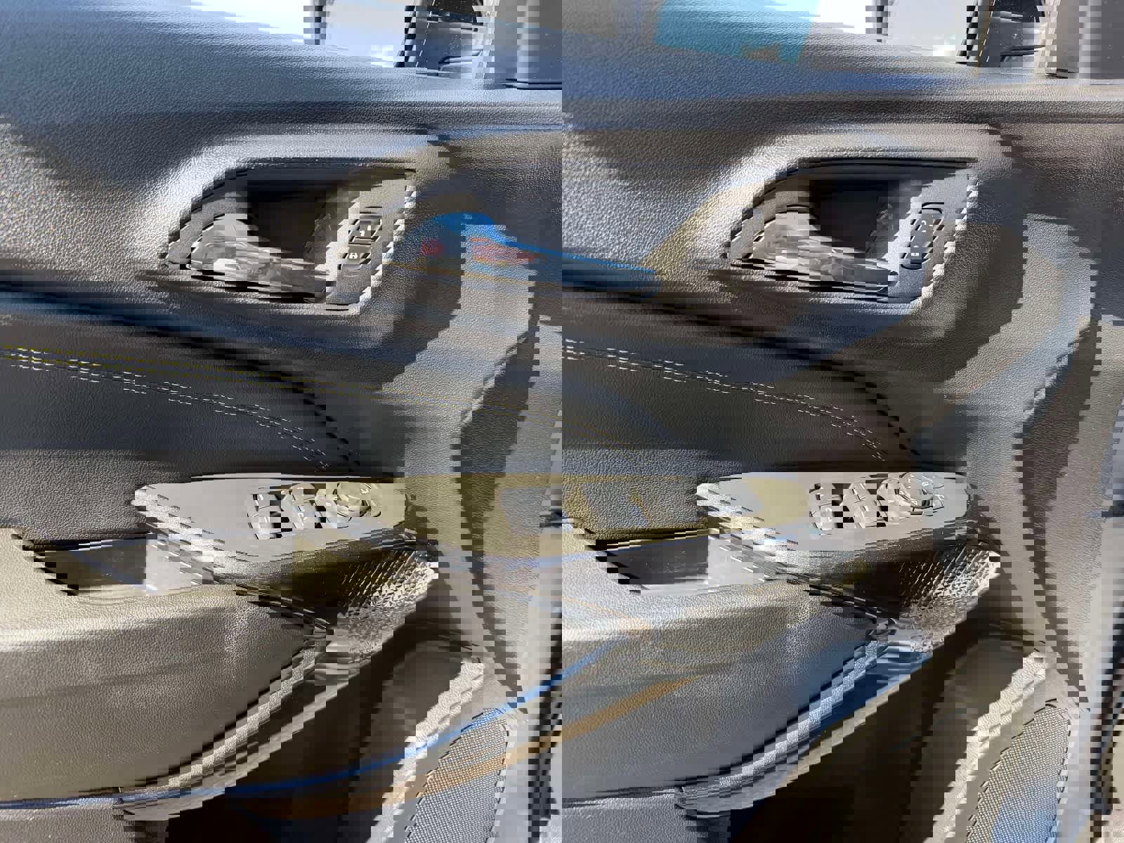 Used 2024 Chevrolet Trax ACTIV w/ Sunroof Package image 18