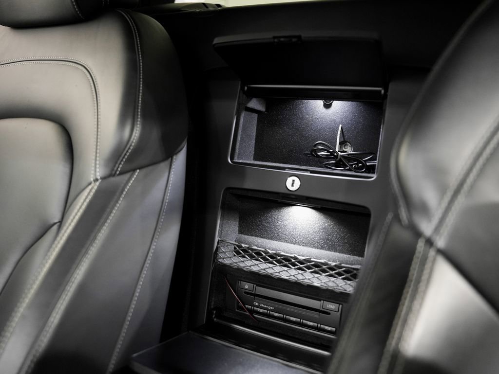 Used 2015 Audi R8 V10 w/ Full Leather Package image 24