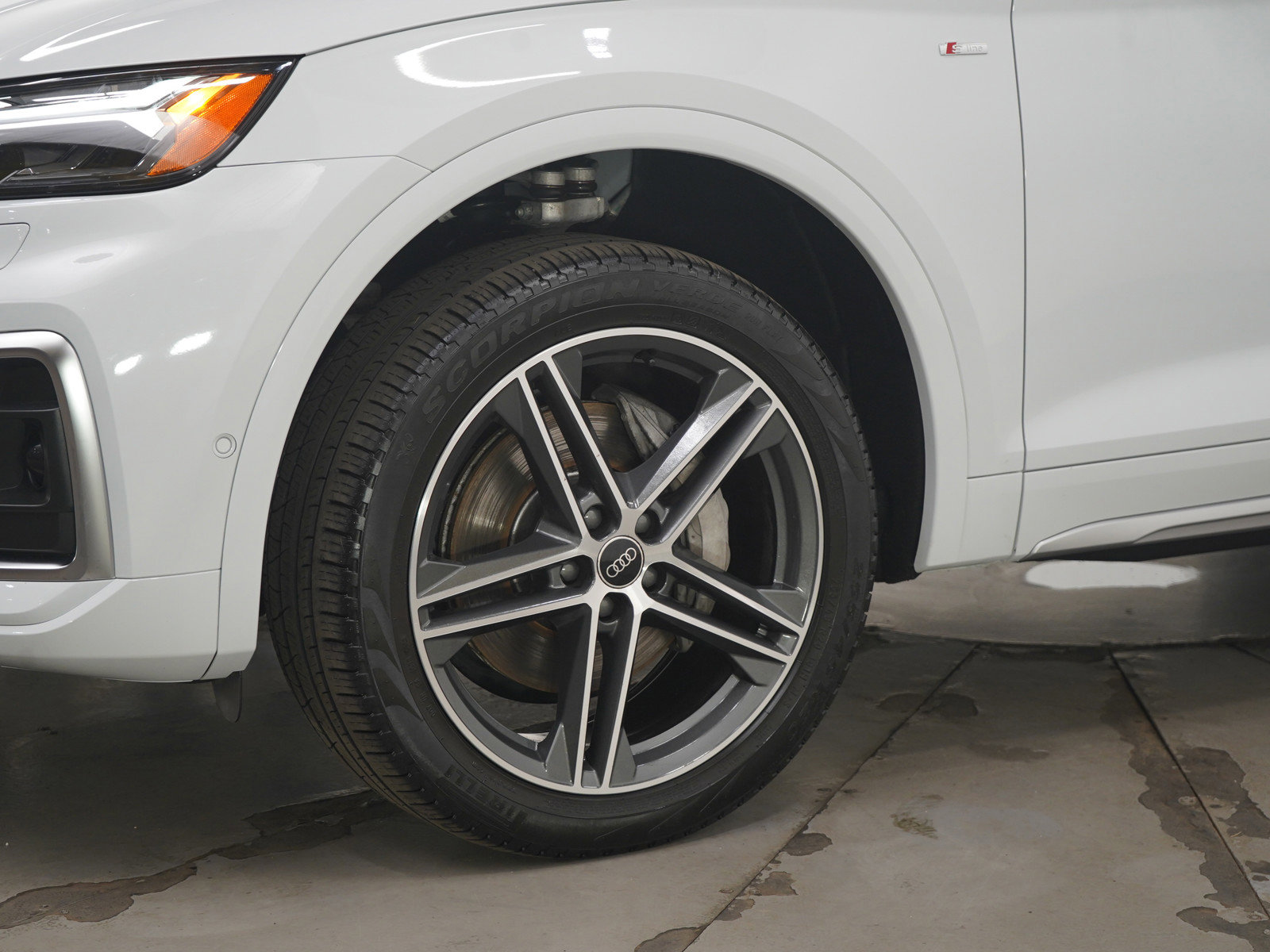 Used 2023 Audi Q5 e Prestige w/ Prestige Package image 32