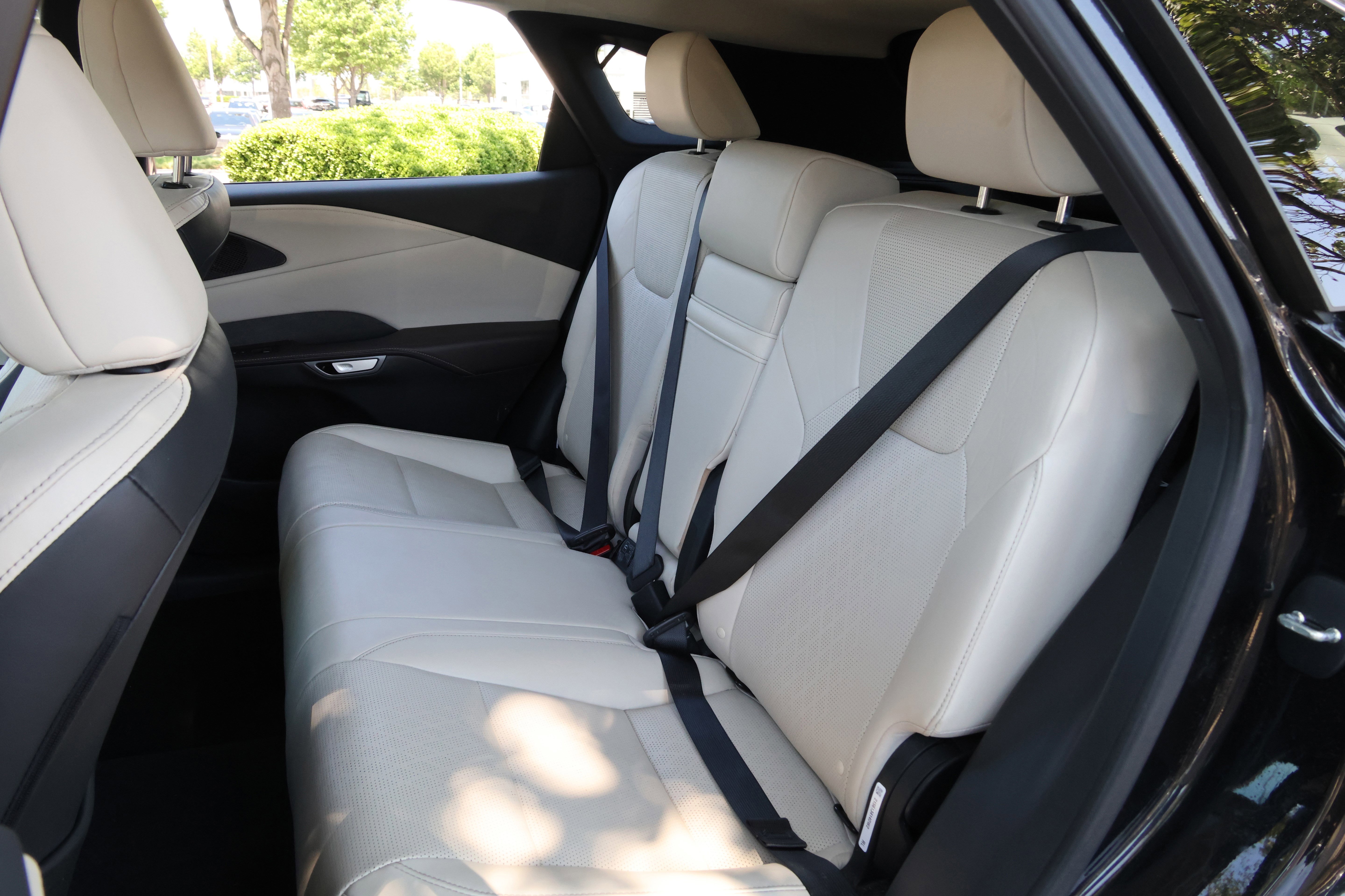 Used 2023 Lexus RX 350 Premium Plus w/ Cold Area Package AWD/4WD image 36