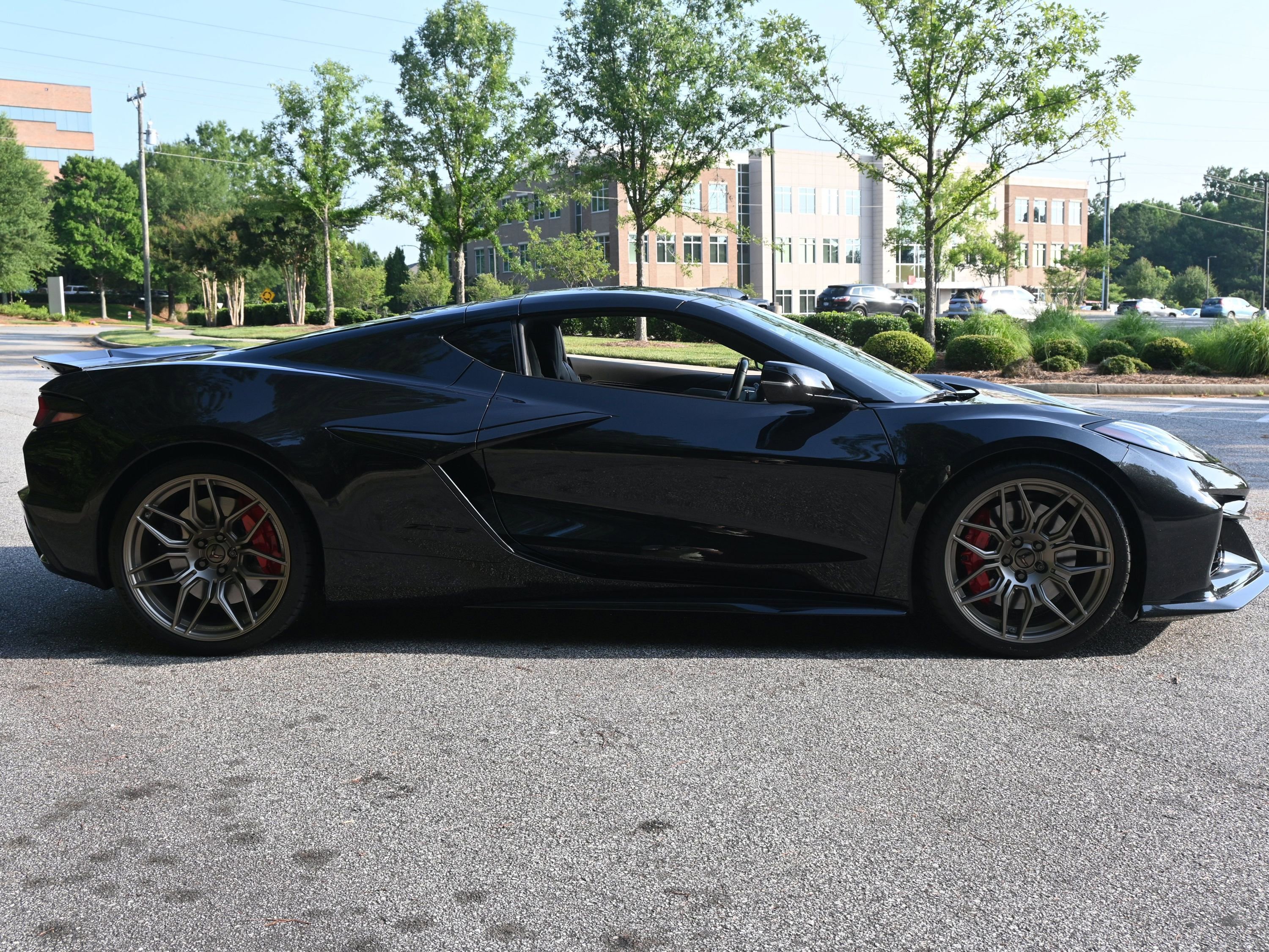 Used 2024 Chevrolet Corvette Z06 image 10