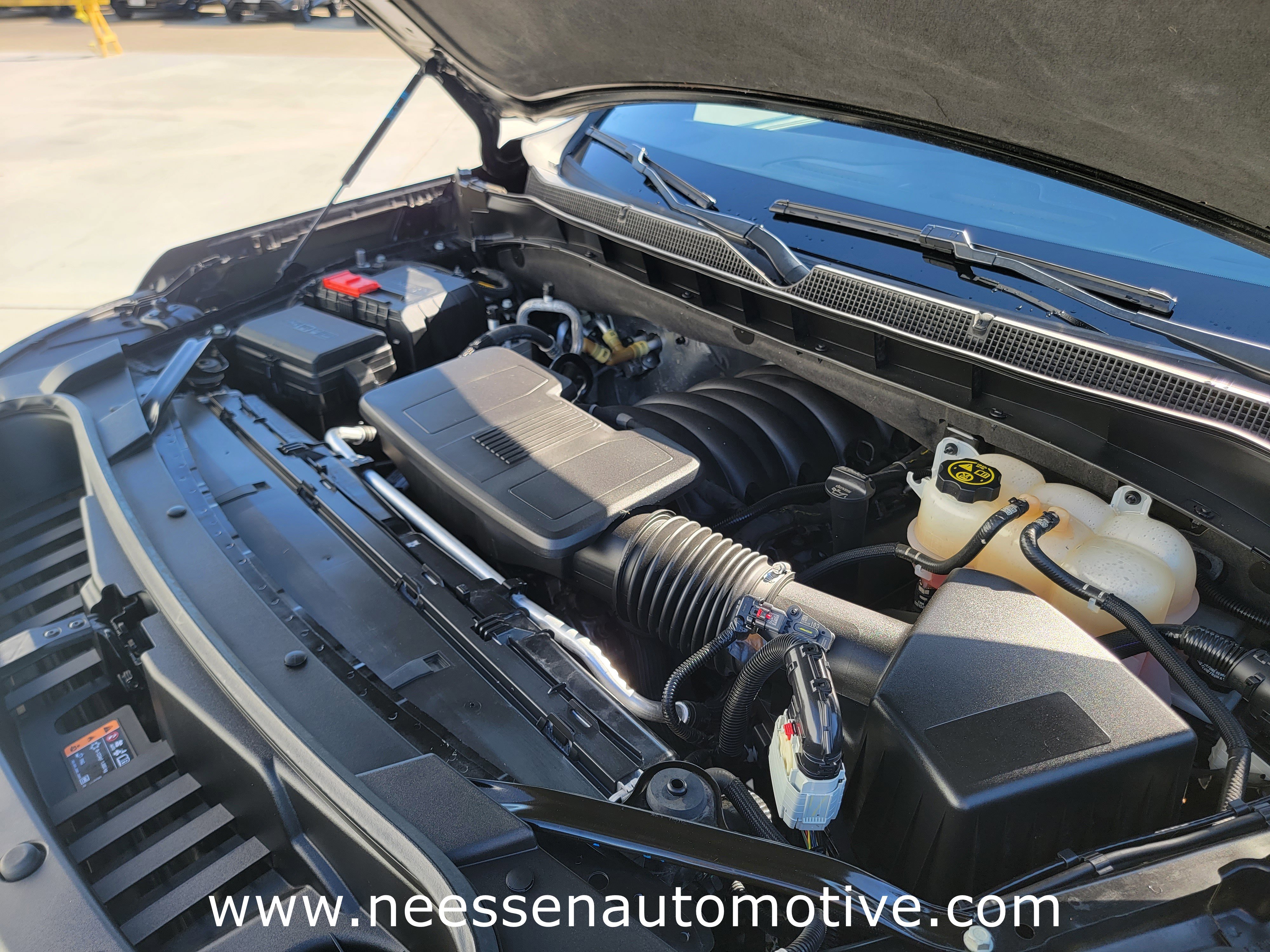 Used 2023 Chevrolet Suburban RST w/ Luxury Package image 34