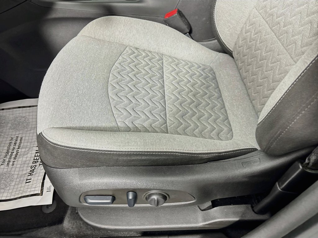 Used 2022 Chevrolet Equinox LS w/ LS Convenience Package FWD image 19