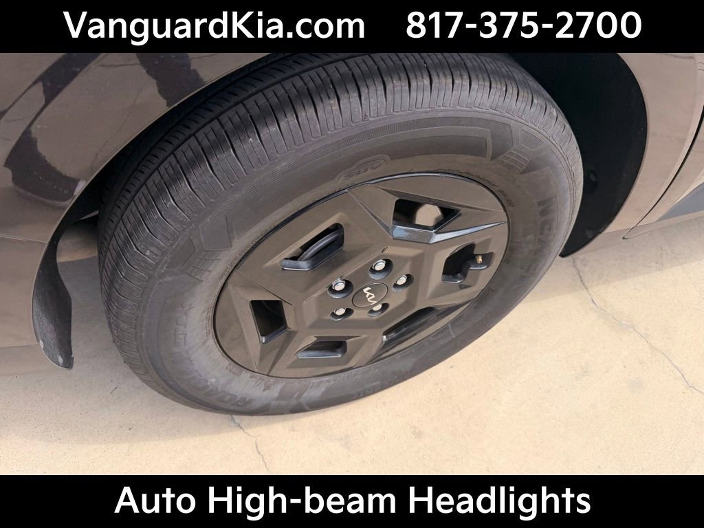 Certified 2025 Kia Carnival image 10